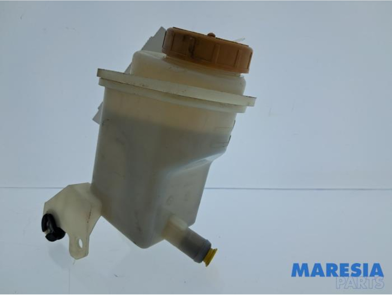 Opel - Combo - Power steering fluid reservoir