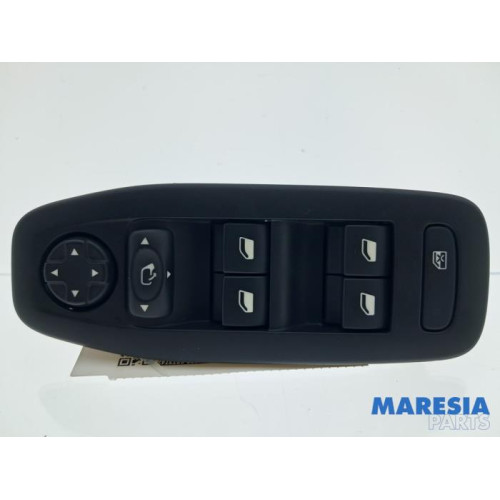Peugeot - 2008 - Multi-functional window switch