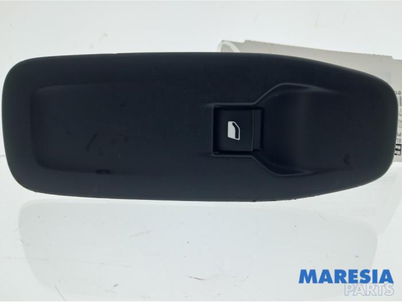 Peugeot - 2008 - Electric window switch