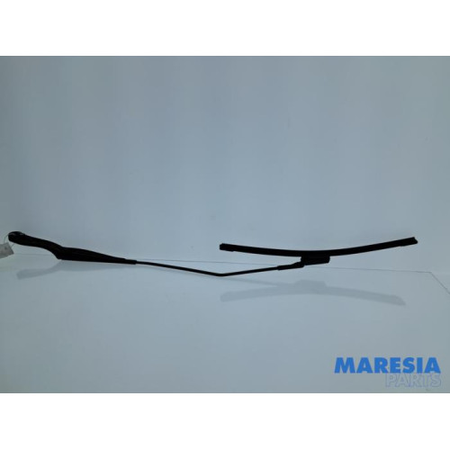 Opel - Combo - Front wiper arm