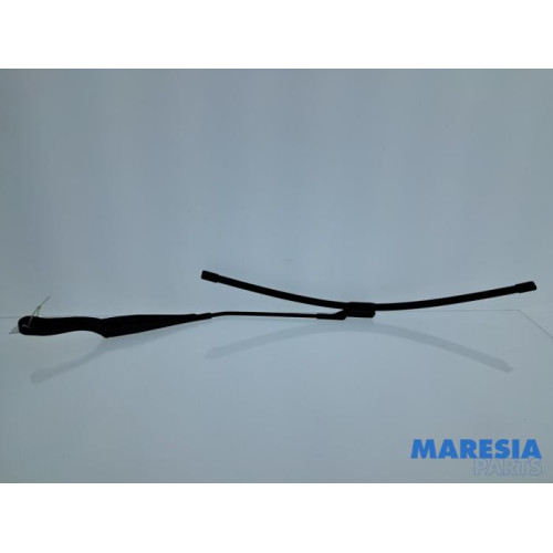 Opel - Combo - Front wiper arm