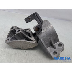 Opel - Combo - Motorsteun