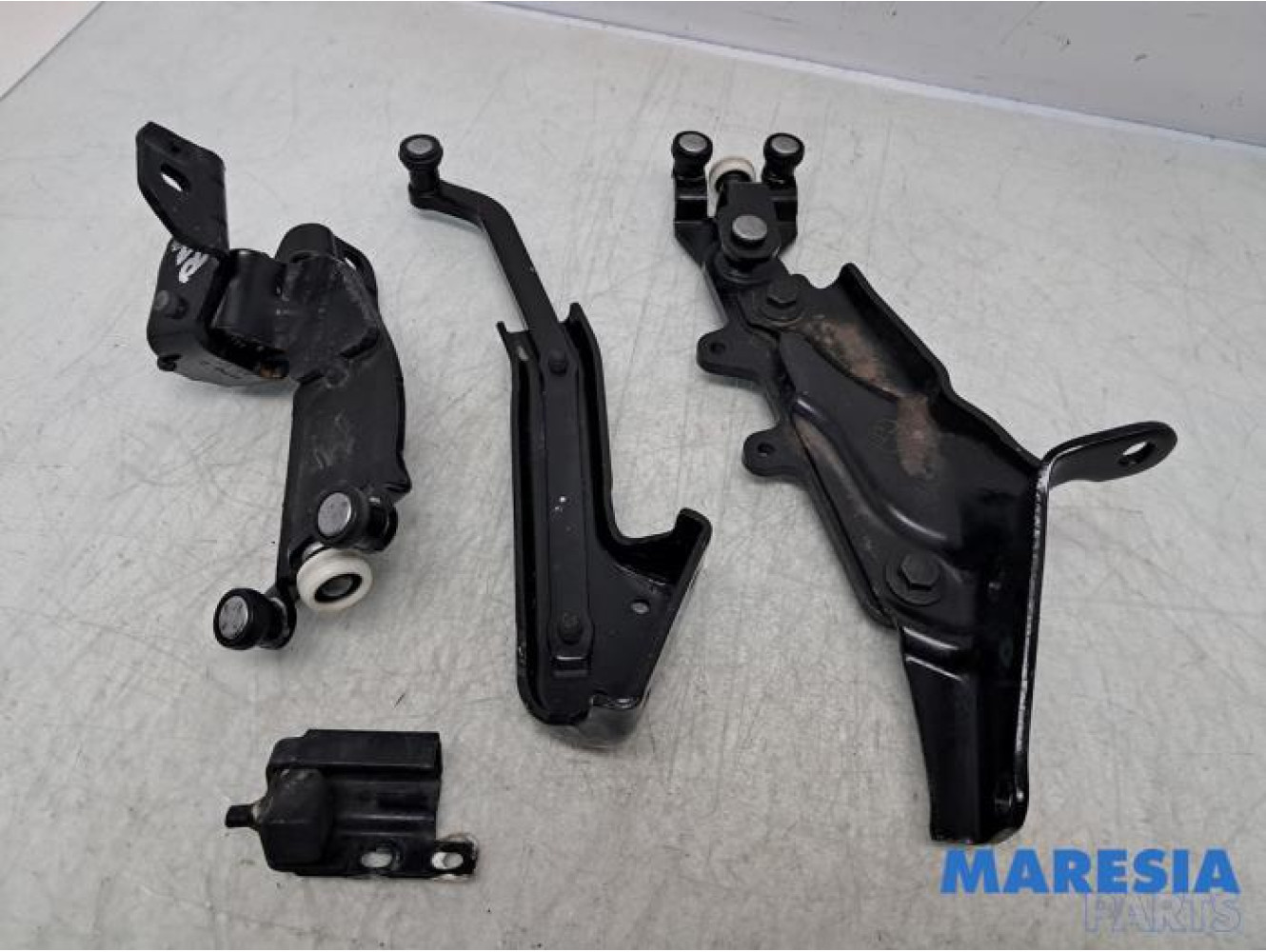 Opel - Combo - Schuifdeurrol rechts