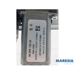 Peugeot - 2008 - Rear door window mechanism 4-door, right