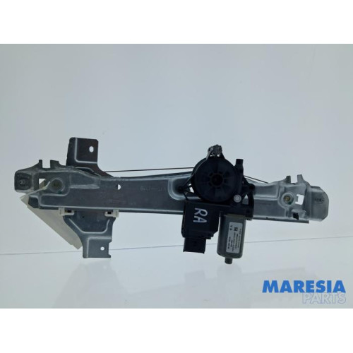 Peugeot - 2008 - Rear door window mechanism 4-door, right