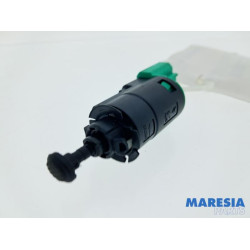 Citroen - C4 Picasso - Brake light switch