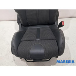 Peugeot - 3008 - Sitz rechts