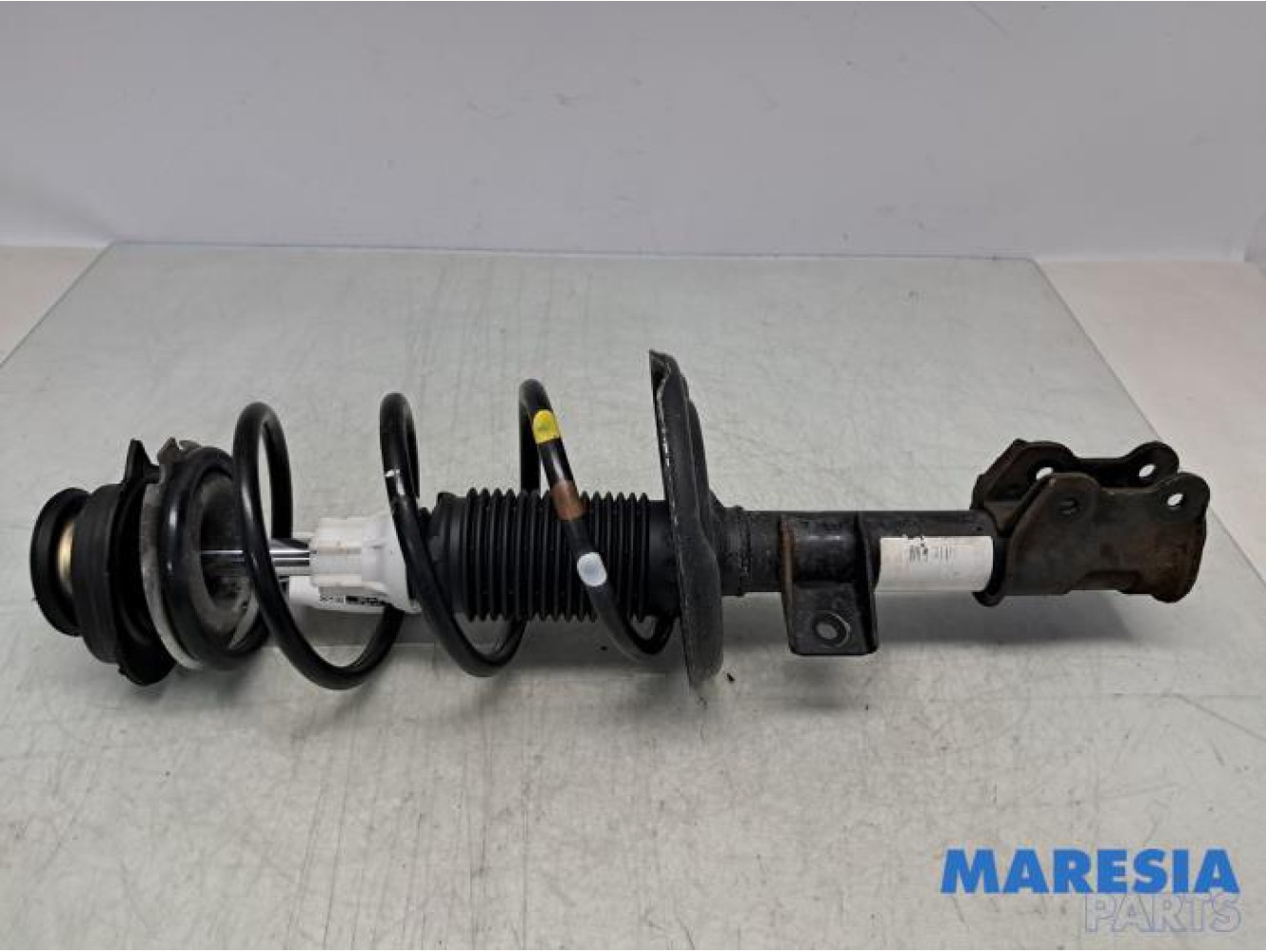 Fiat - 500 - Stoßdämpferstrebe rechts vorne