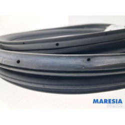 Lancia - Delta - Front door seal 4-door, right