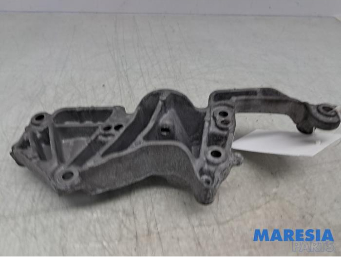 Peugeot - 2008 - Dynamosteun boven