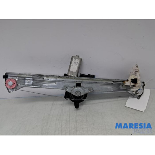 Lancia - Delta - Rear door window mechanism 4-door, right