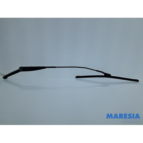 Lancia - Delta - Ruitenwisserarm voor