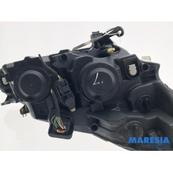 Peugeot - 208 - Koplamp links