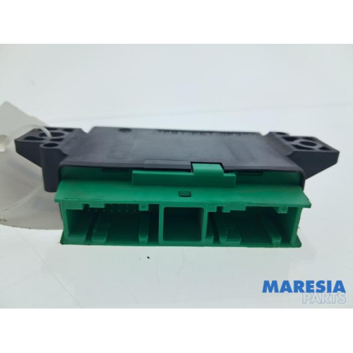 Peugeot - 208 - PDC Module