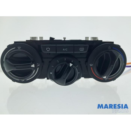 Peugeot - 208 - Kachel Bedieningspaneel