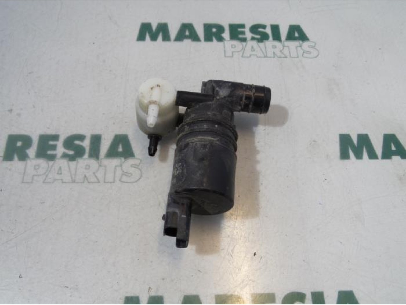 Peugeot - 407 - Scheibensprüherpumpe vorne