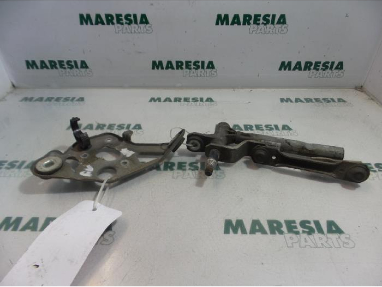 Peugeot - 407 - Wiper mechanism
