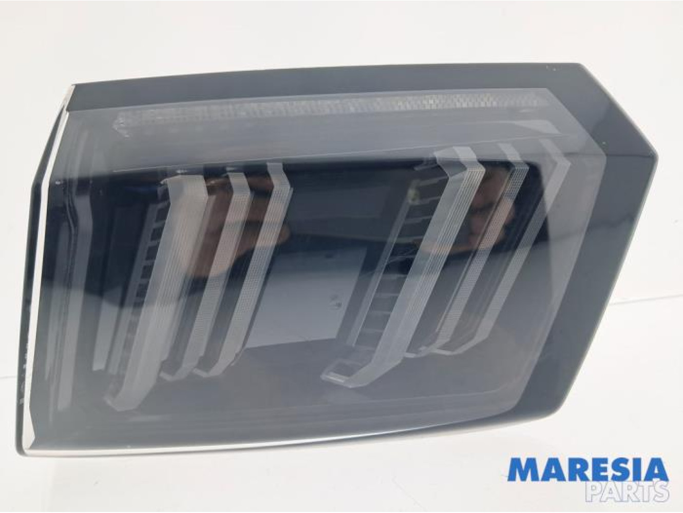 Peugeot - 3008 - Taillight, right