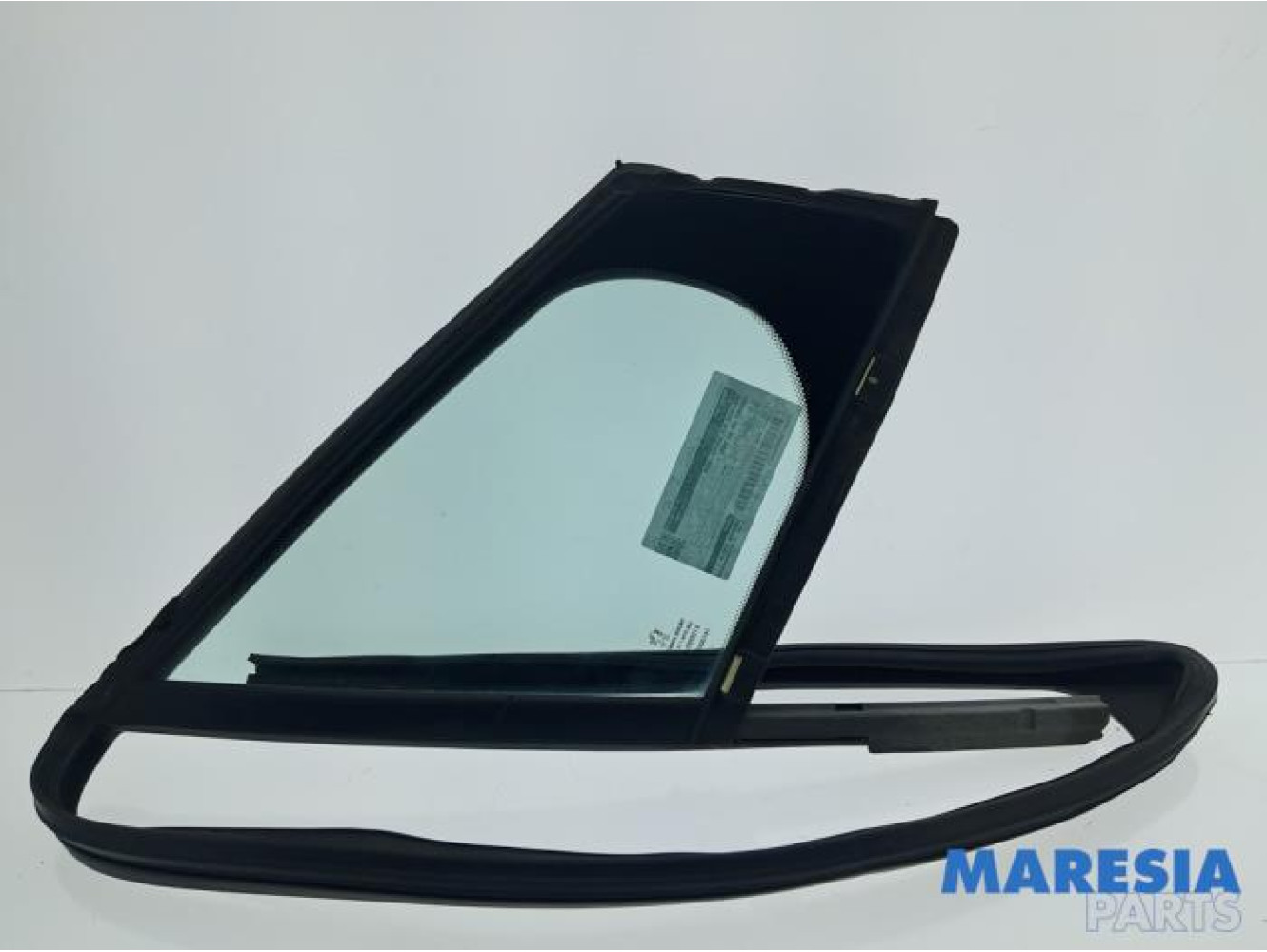 Peugeot - 308 - Vitre triangulaire avant droite
