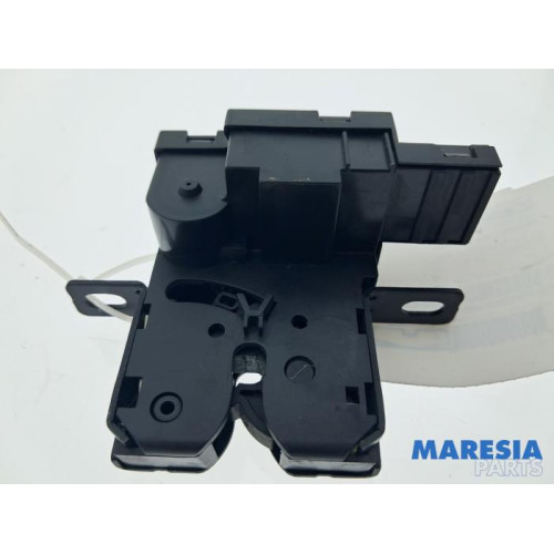 Peugeot - 308 - Tailgate lock mechanism