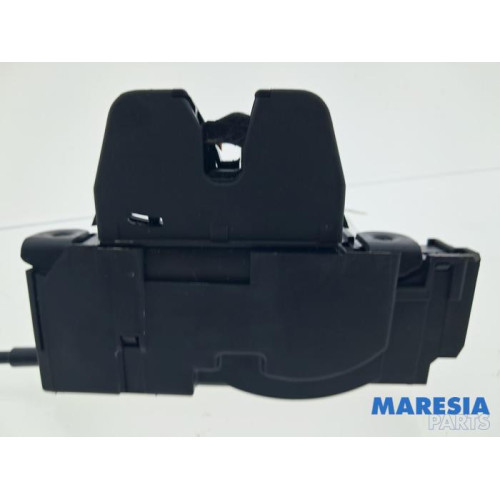 Peugeot - 3008 - Tailgate lock mechanism