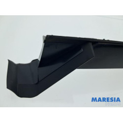 Peugeot - 3008 - Frontscreen frame