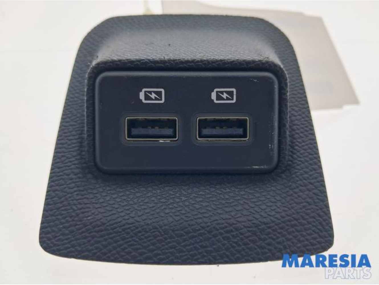 Peugeot - 3008 - AUX / USB-Anschluss