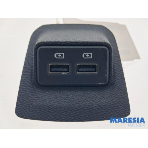 Peugeot - 3008 - AUX / USB connection