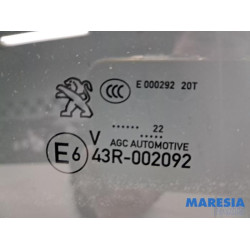 Peugeot - 3008 - Portierruit 4Deurs rechts-achter