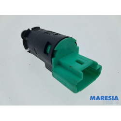Peugeot - 308 - Brake light switch