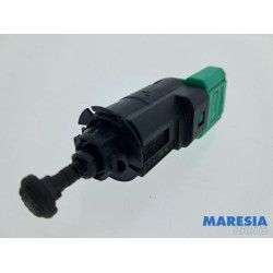 Peugeot - 308 - Brake light switch