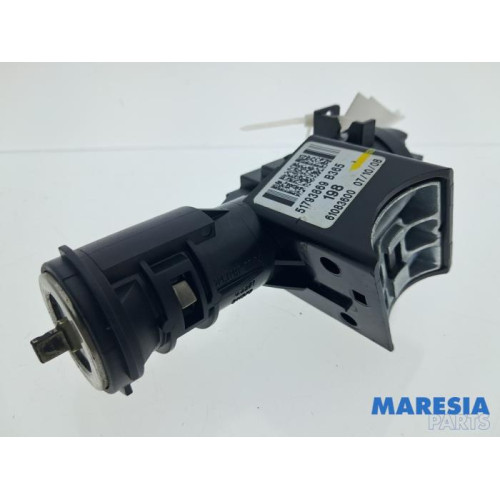 Lancia - Delta - Serrure de contact + clé