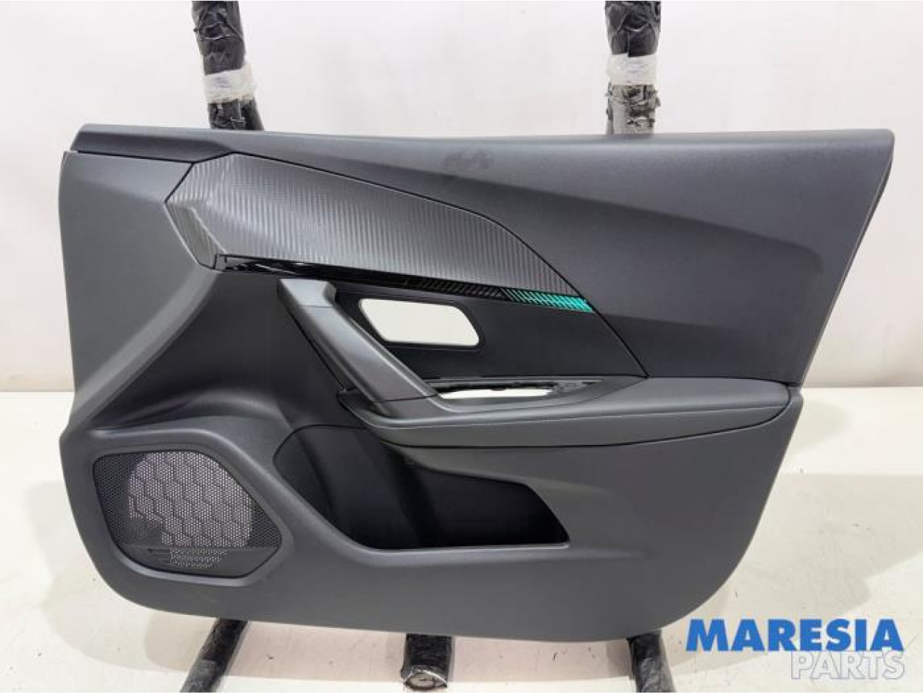 Peugeot - 2008 - Front door trim 4-door, right