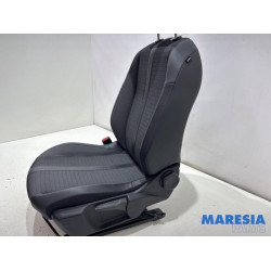 Peugeot - 2008 - Sitz links
