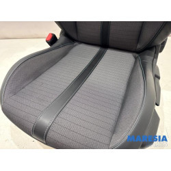 Peugeot - 2008 - Sitz links