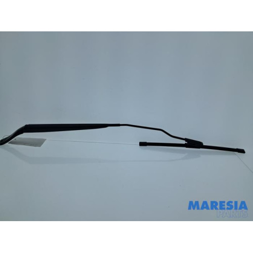 Citroen - C3 - Ruitenwisserarm voor