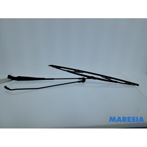 Citroen - C1 - Front wiper arm