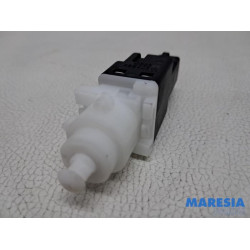 Fiat - 500 - Brake light switch