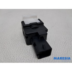 Fiat - 500 - Brake light switch