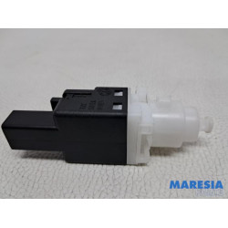 Fiat - 500 - Brake light switch
