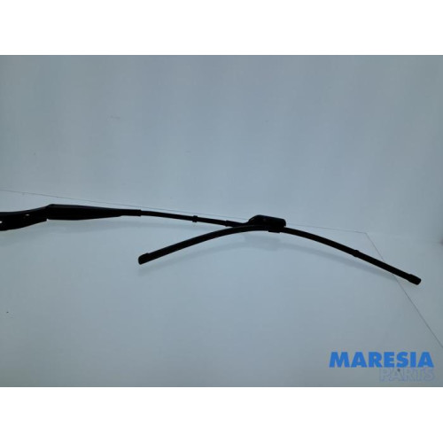 Peugeot - 3008 - Front wiper arm