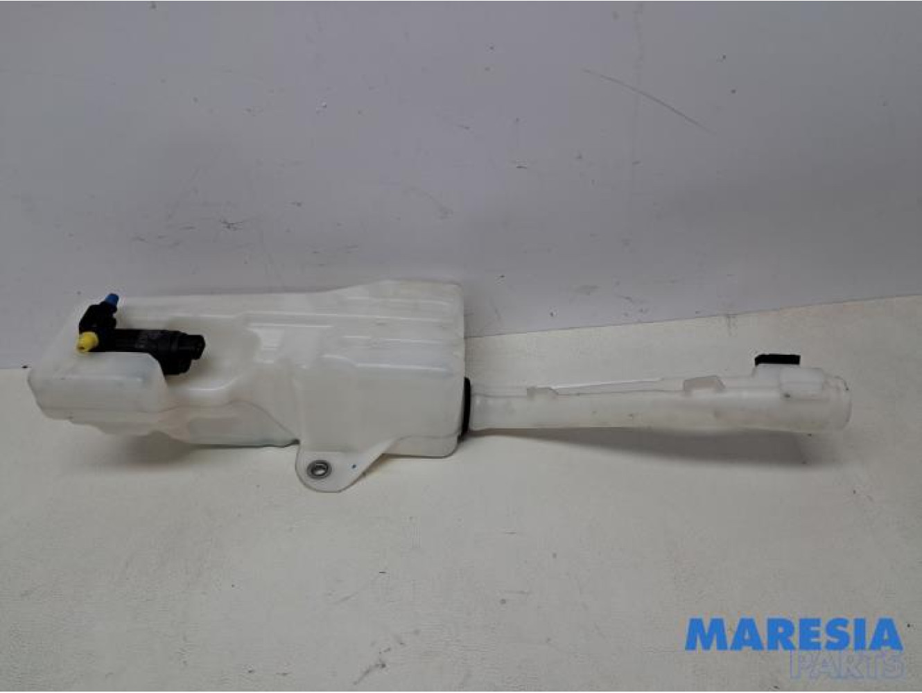 Fiat - Panda - Front windscreen washer reservoir