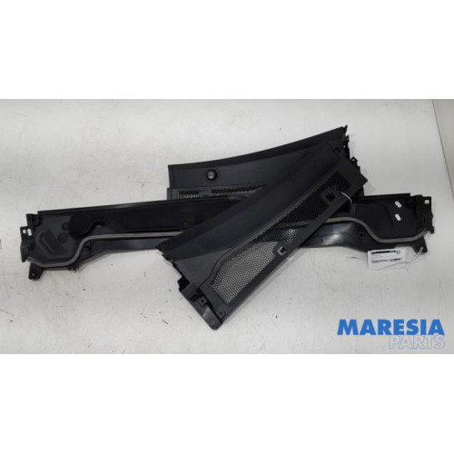 Peugeot - 2008 - Paravent