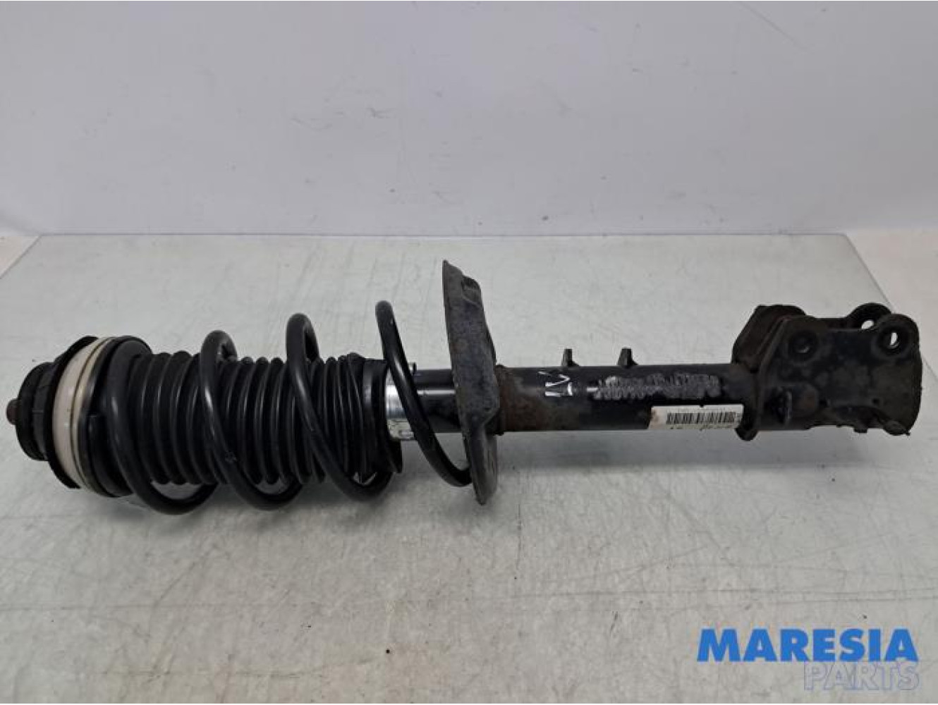 Fiat - Panda - Stoßdämpferstrebe links vorne