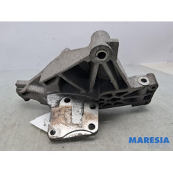 Fiat - 500 - Dynamostütze oben