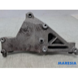 Fiat - 500 - Dynamostütze oben