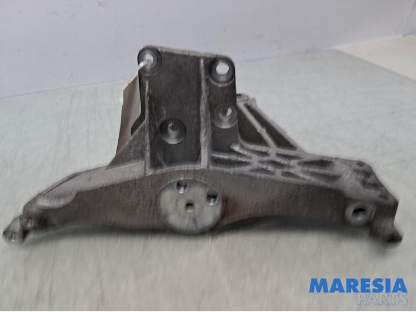 Fiat - 500 - Dynamostütze oben