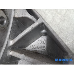 Fiat - 500 - Dynamostütze oben