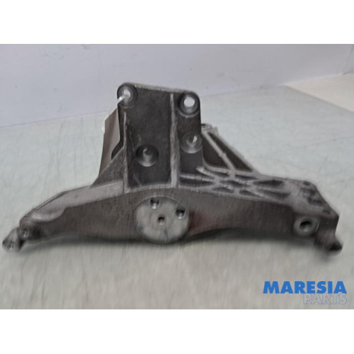 Fiat - 500 - Dynamostütze oben