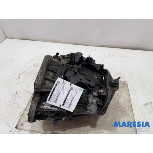 Renault - Trafic - Versnellingsbak